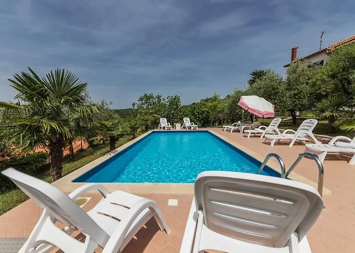 Apartament Mugeba Club