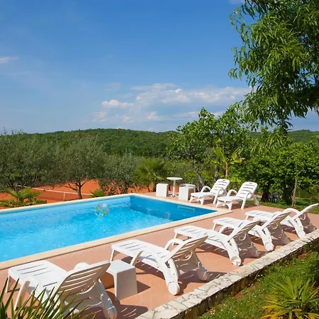 Διαμέρισμα Mugeba Club *