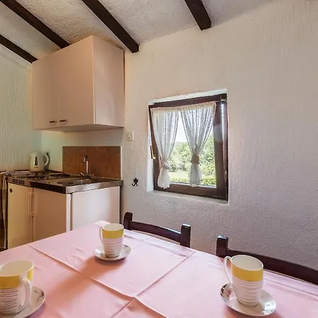 Διαμέρισμα Mugeba Club *